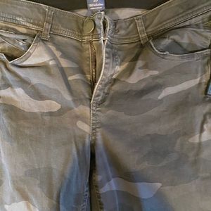 Democracy hardly worn camo jeans 10